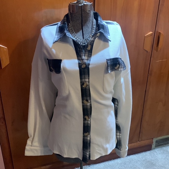 Gorgeous plus size tunic! New with tags!!! - Picture 4 of 6